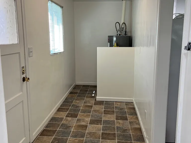 416 Tyrella Ave — Photo 6