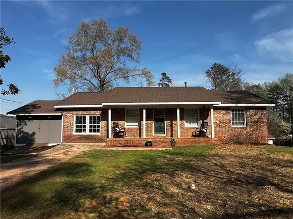 8165 Laurel Dr SW, Covington, GA 30014