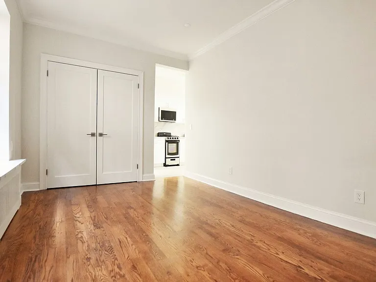 104 Riverside Dr #4C — Photo 5