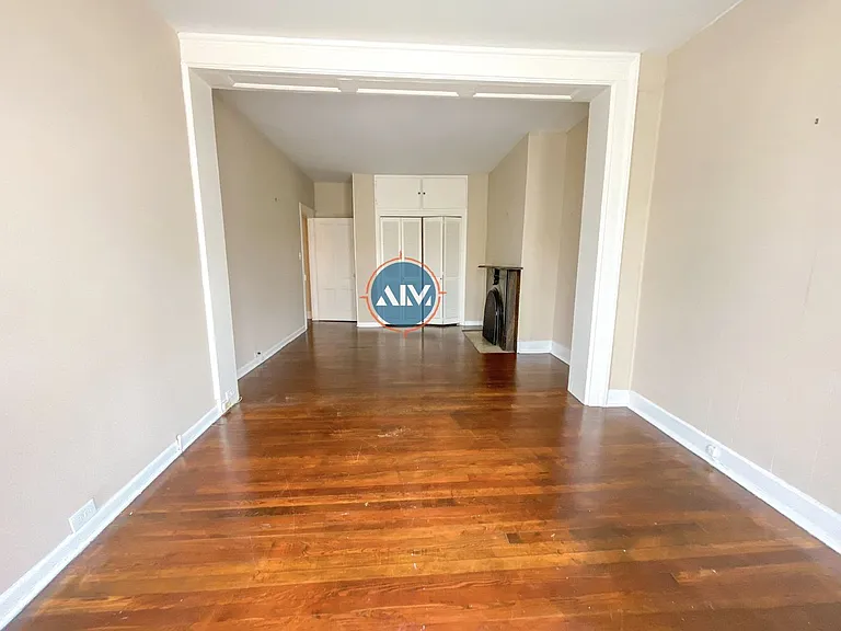 208 E Taylor St — Photo 32