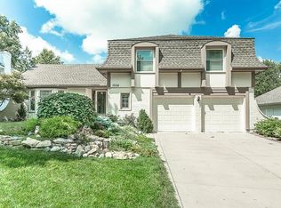 10114 W 98th Ter, Overland Park, KS 66212