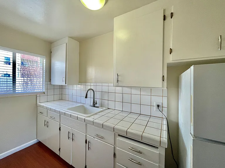 466 N Fair Oaks Avenue — Photo 15