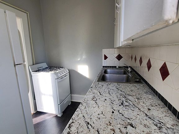 5th image of 535 Canon Ave #10950536
