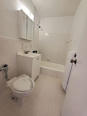 3rd image of 71-40 112th St #506