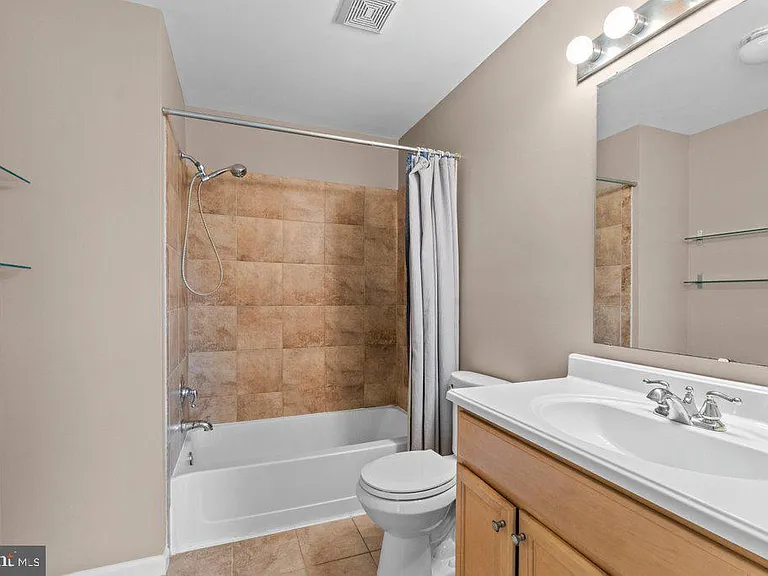 8 Wessex Ct — Photo 23