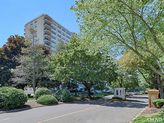 2nd image of 2625 Park Avenue #9N
