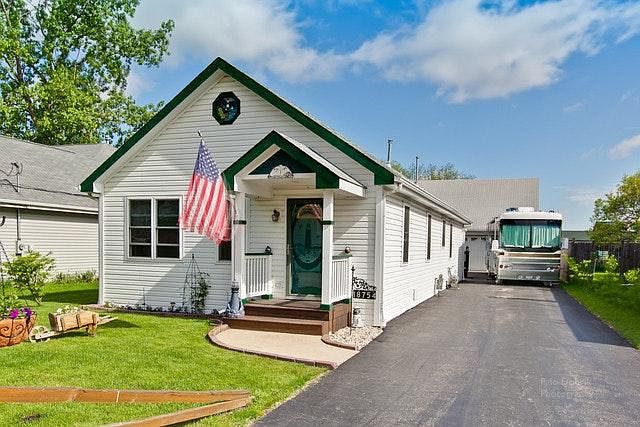 1st image of 18754 W Cottage Ave