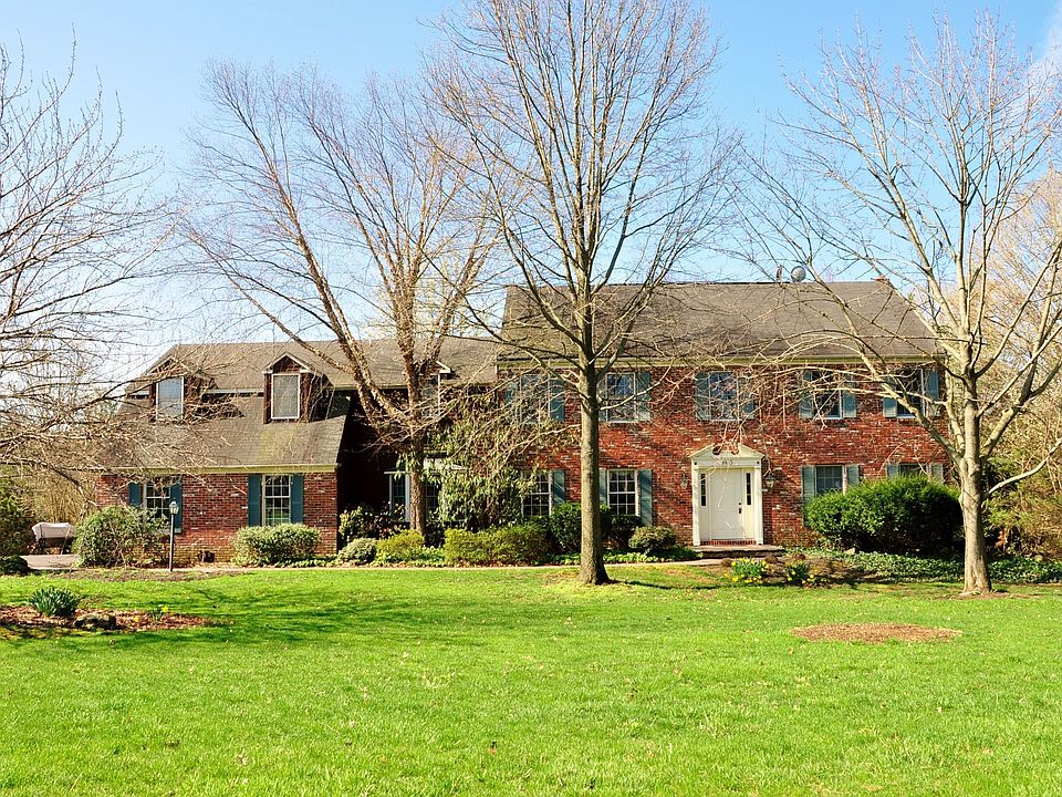 960 Camelot Rd, Furlong PA 18925