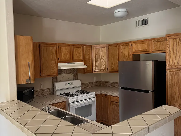 3039 Southern Blvd SE #A — Photo 7