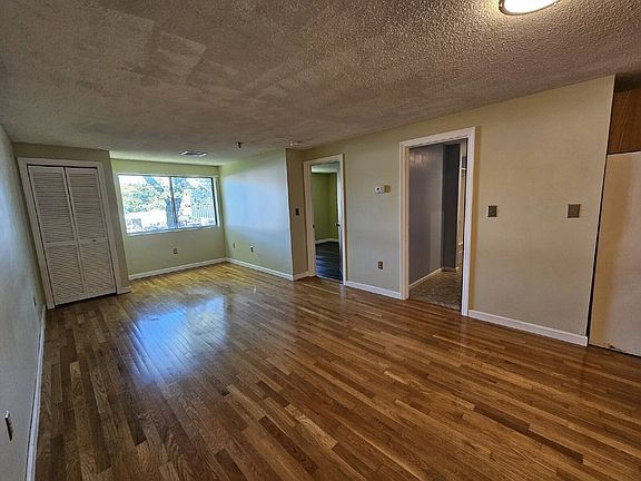 3rd image of 35 Prospect St APT 215
