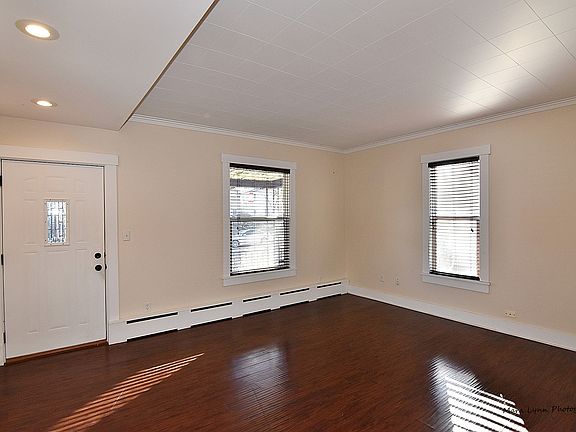 3rd image of 919 S 2nd St #1
