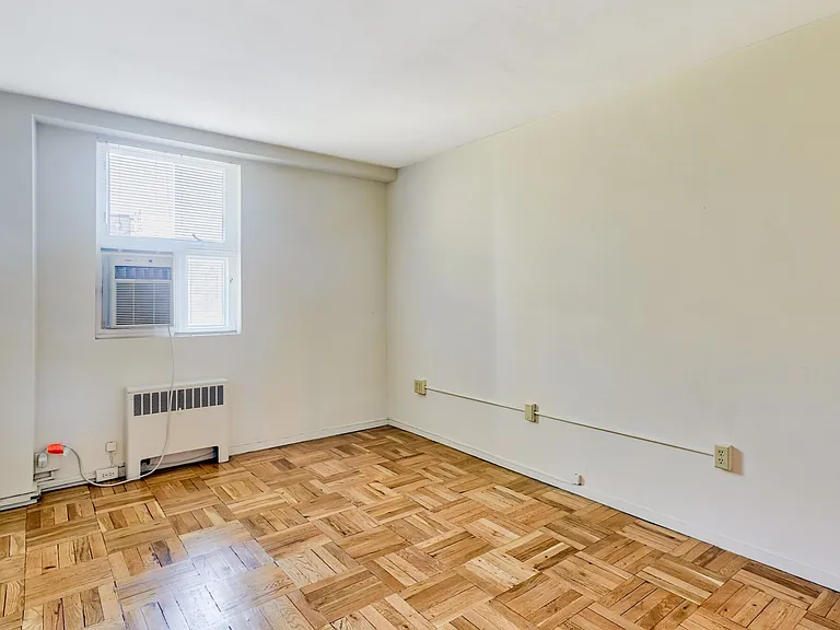Thomas Wynne Apartments — Photo 41