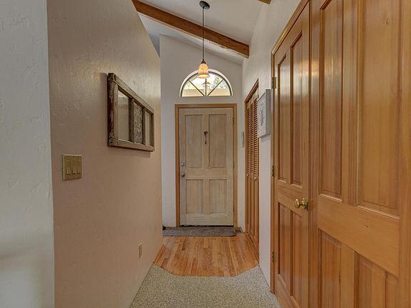 4th image of 1800 N Arrowhead Dr