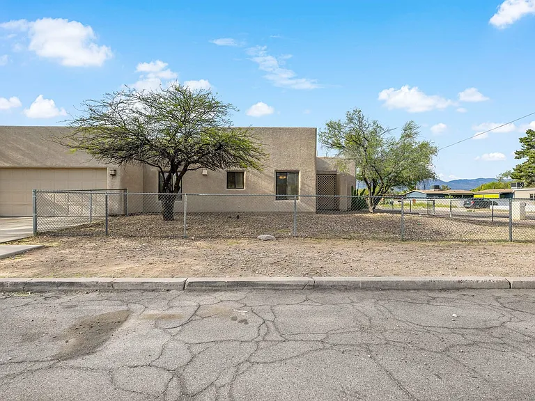 1317 N Howard Blvd — Photo 35