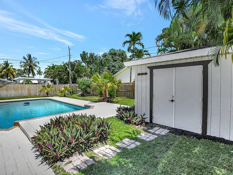 832 SW 10th Ave — Photo 38