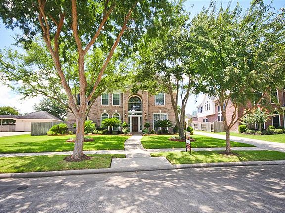 2nd image of 3923 Lake Brazos Ln