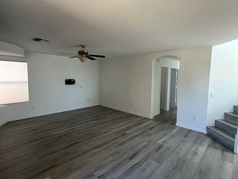 1124 W Laurel Ave — Photo 7
