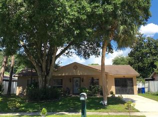 6817 Robinswood Ln, Tampa, FL 33634