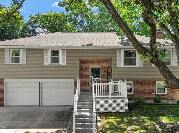 131 Valley View Dr, Jefferson City, MO 65109