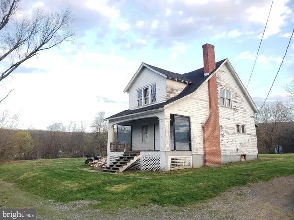 28 Ruth Bevans Ln, Paw Paw, WV 25434