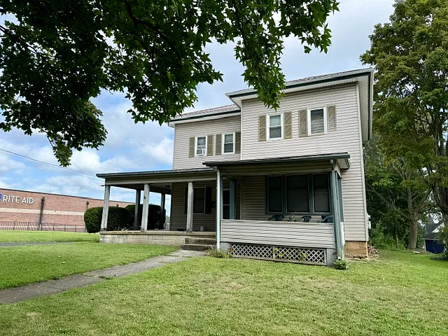 2 bed, 1.5 bath, 1325 sqft, $850 — Photo 1