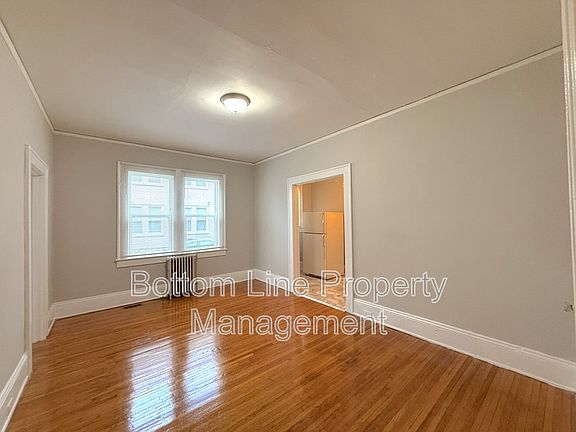 4th image of 2108 E 7th St APT 4