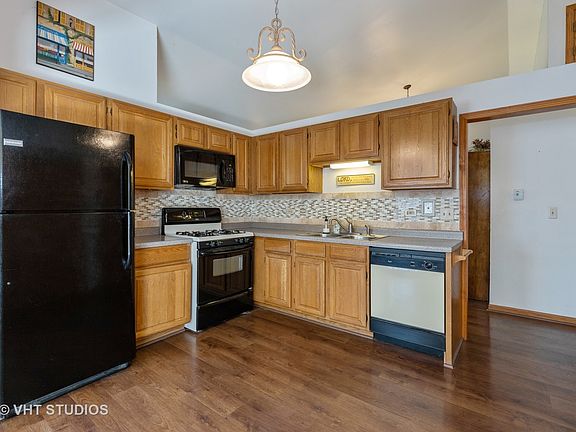 2nd image of 454 Cambridge Dr