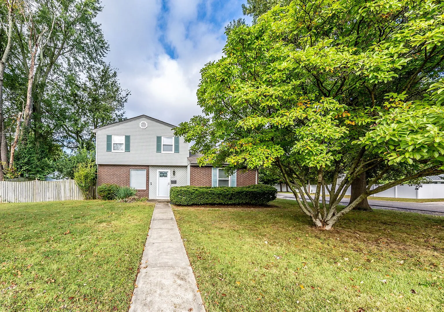 3 bedroom house in O'Fallon — Photo 1