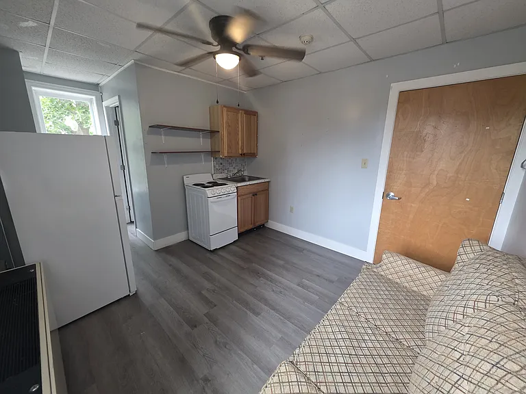 133 N Washington St #6 — Photo 5