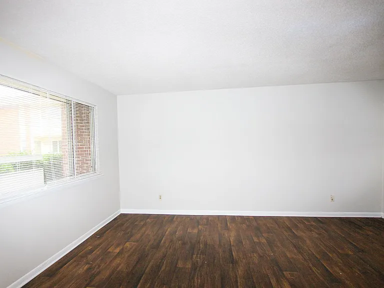 2351 Champion Ct — Photo 4