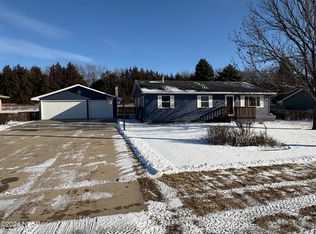 1212 7th St NW, Watertown, SD 57201
