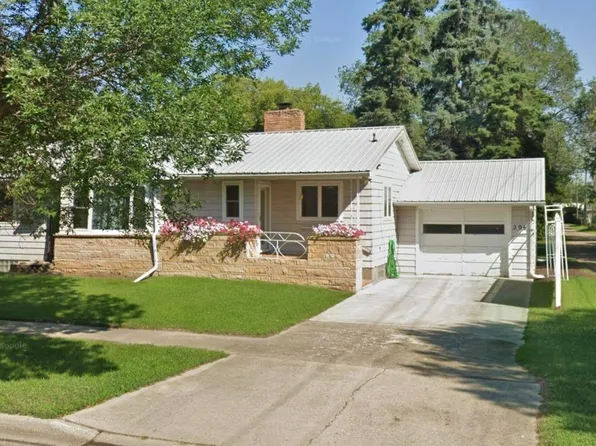 206 4th Ave SW, Towner, ND 58788