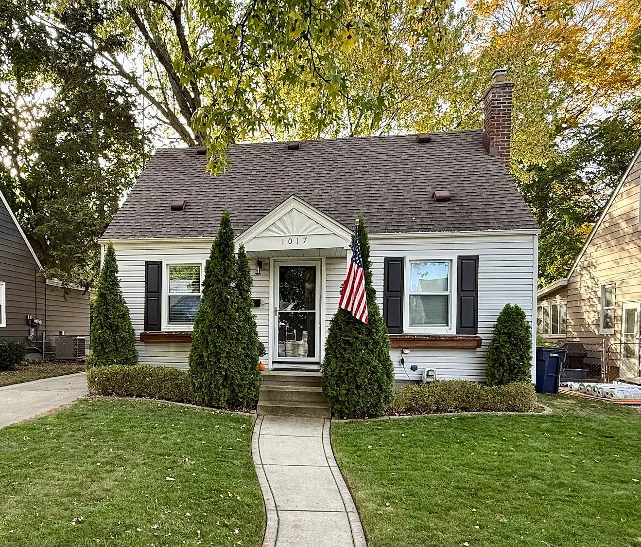 1017 Grove Ave photo 1