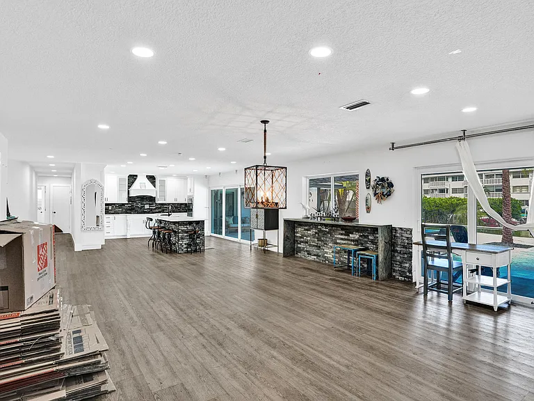 343 Layne Blvd — Photo 13