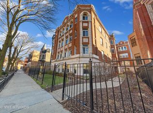 823 W Oakdale Ave #1, Chicago, IL