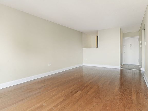 3rd image of 546 Main St APT 534
