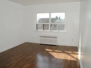 38 Lambton Ave — Photo 12