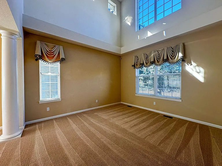 7856 Stonedale Dr — Photo 5