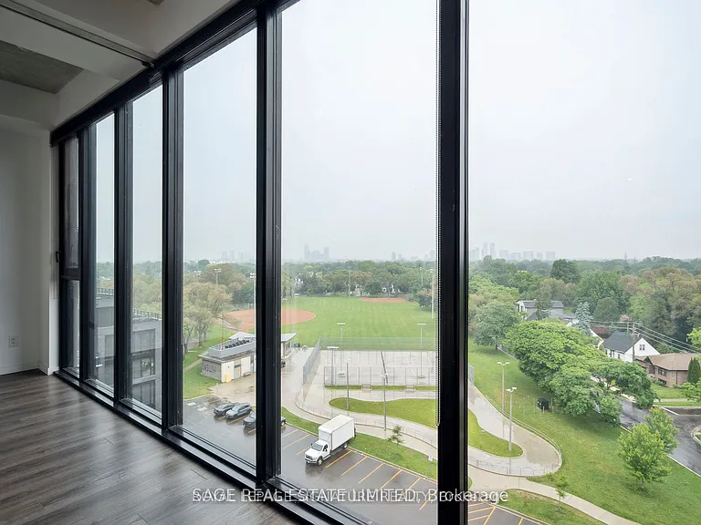 7 Smith Cres #Penthouse 808 — Photo 7