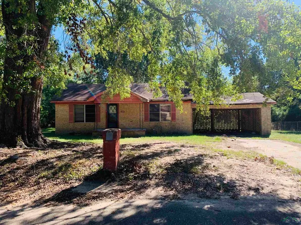 310 Taylor St, Jefferson, TX 75657