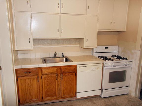 2nd image of 425 24th Ave N #2