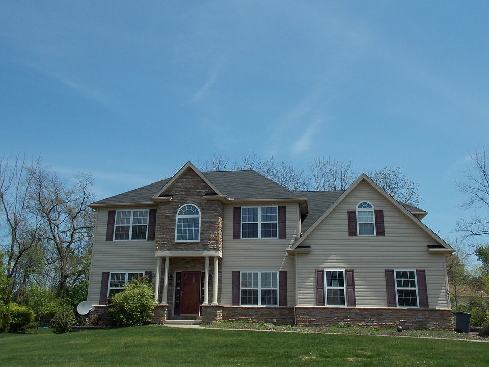 1st image of 682 Mohican Dr