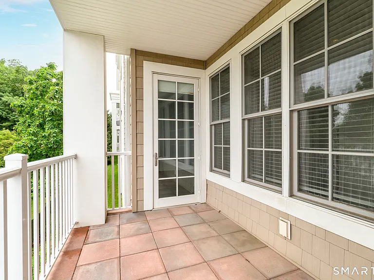 77 Havemeyer Ln #303 — Photo 11