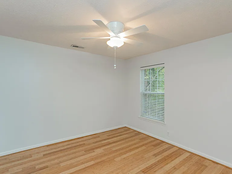 602 Village Ct — Photo 21