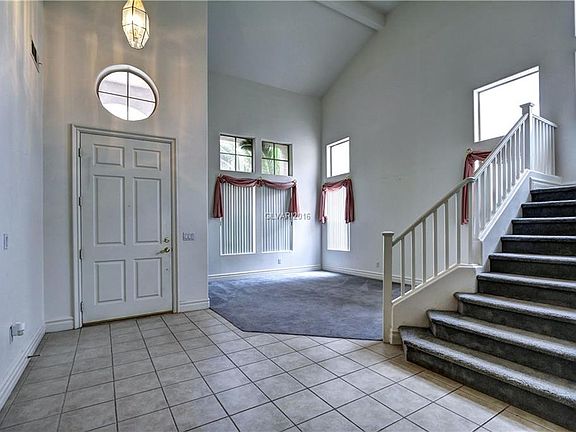 2nd image of 44 Chateau Whistler Ct