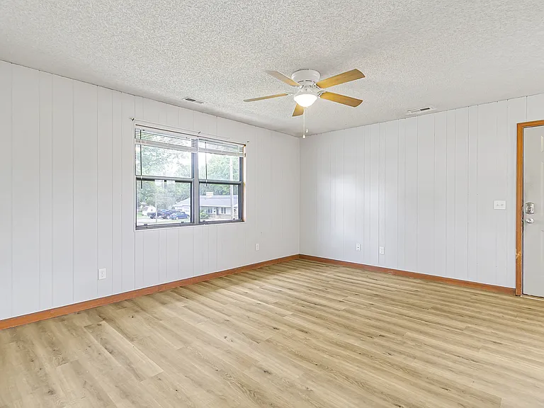 420 Franklin Ave #6 — Photo 7