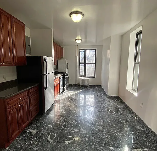 452 W 57th St #3W — Photo 2