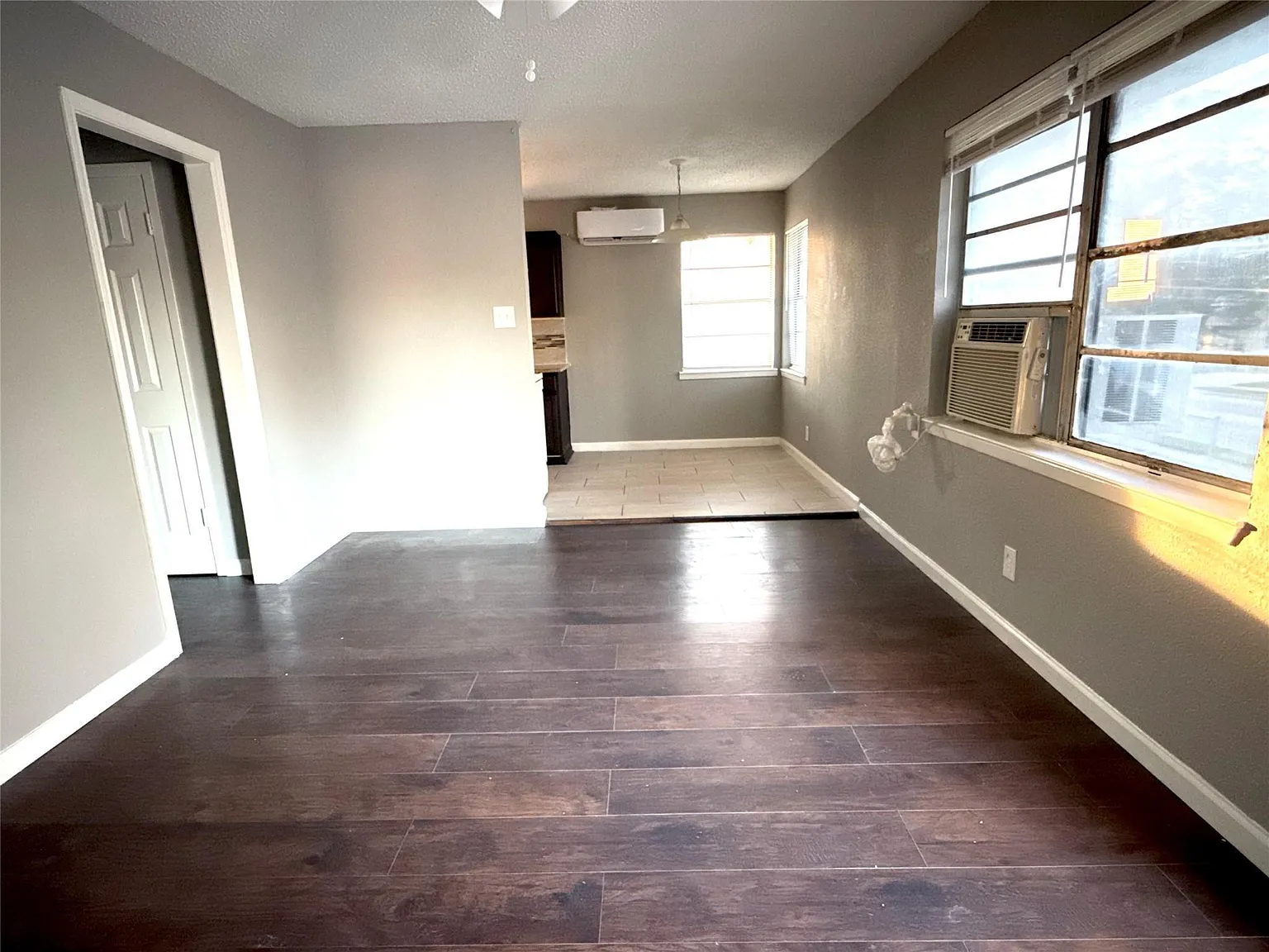 2 bed, 1.0 bath, $950 — Photo 2