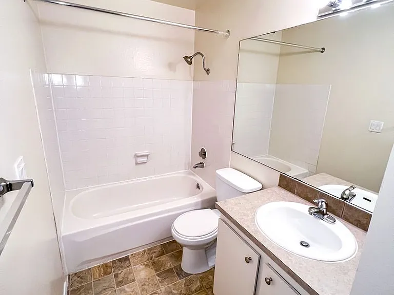 Ravenna House — Photo 46