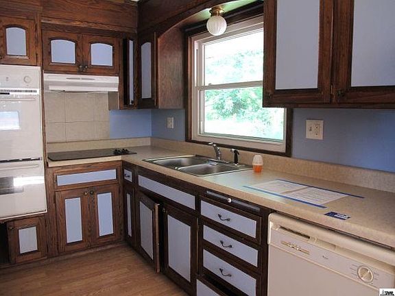 5th image of 28557 W 88th St